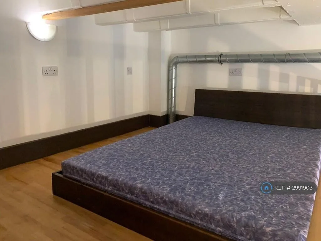 Studio flat for rent