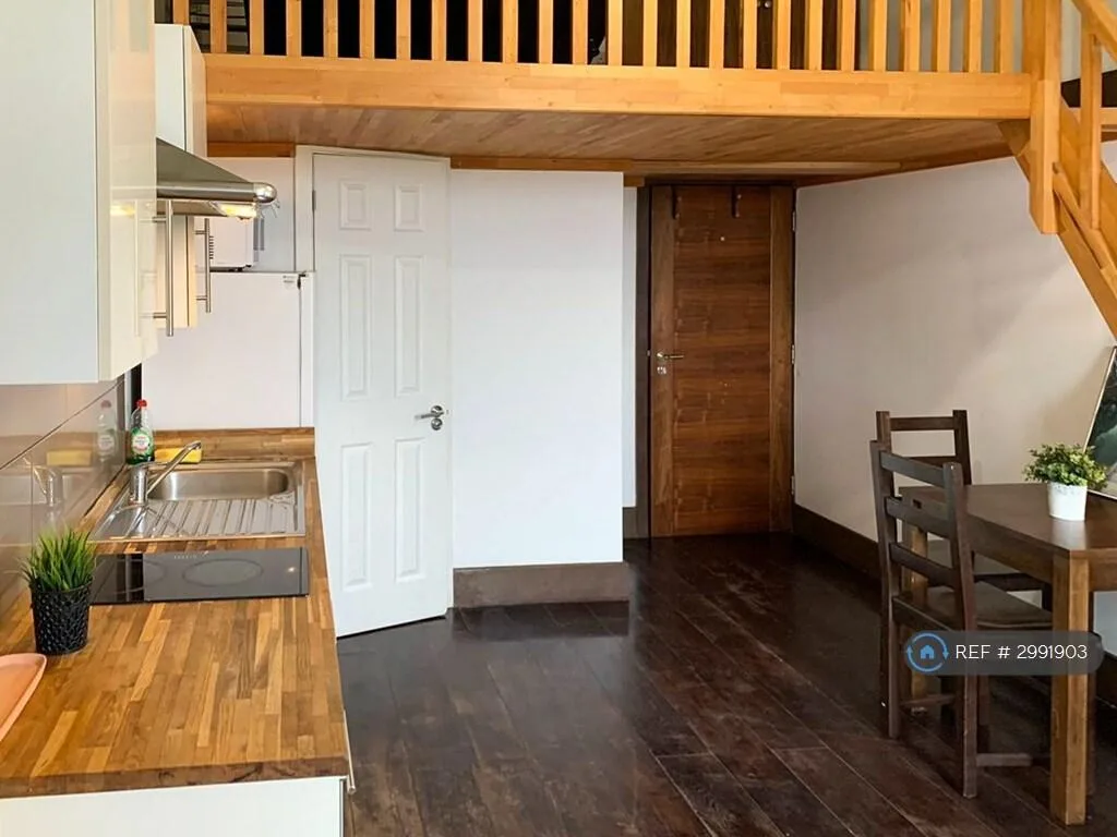 Studio flat for rent