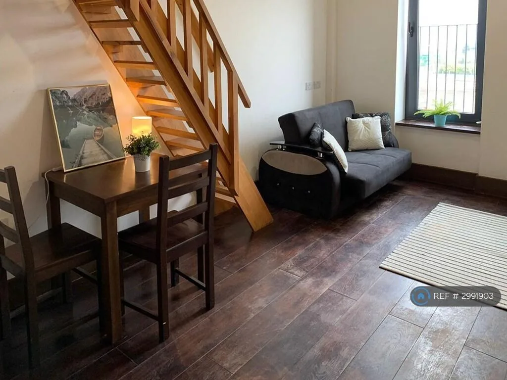 Studio flat for rent