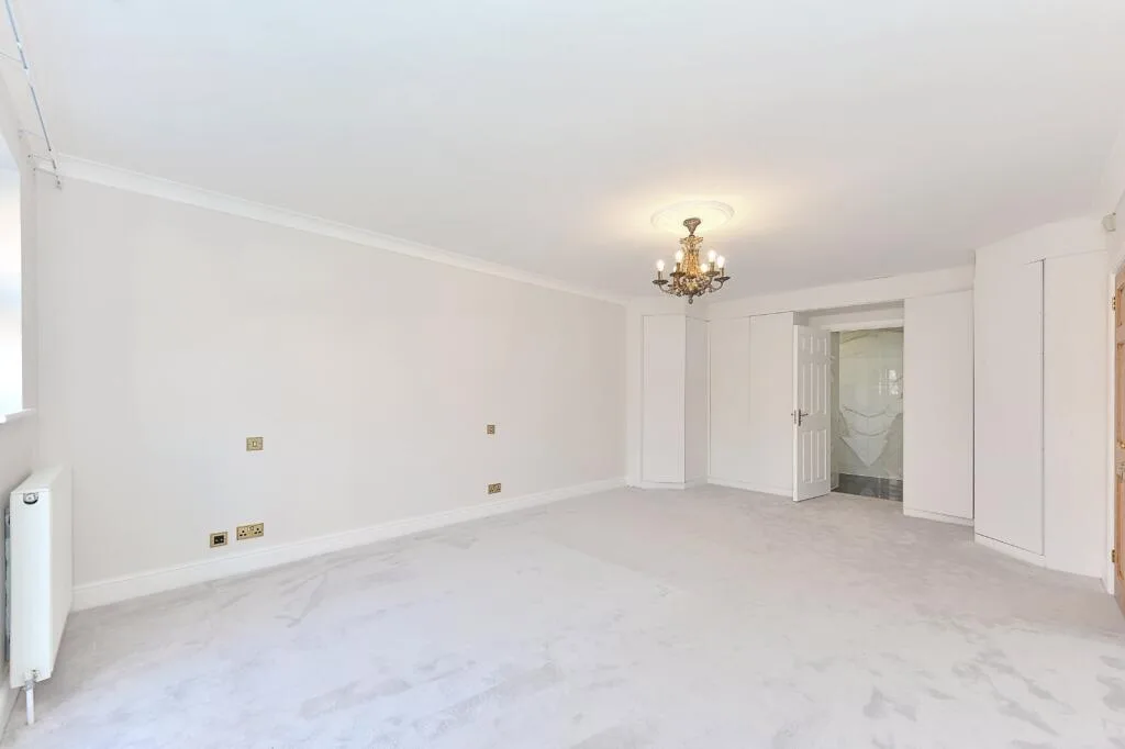 5 bedroom detached house for rent