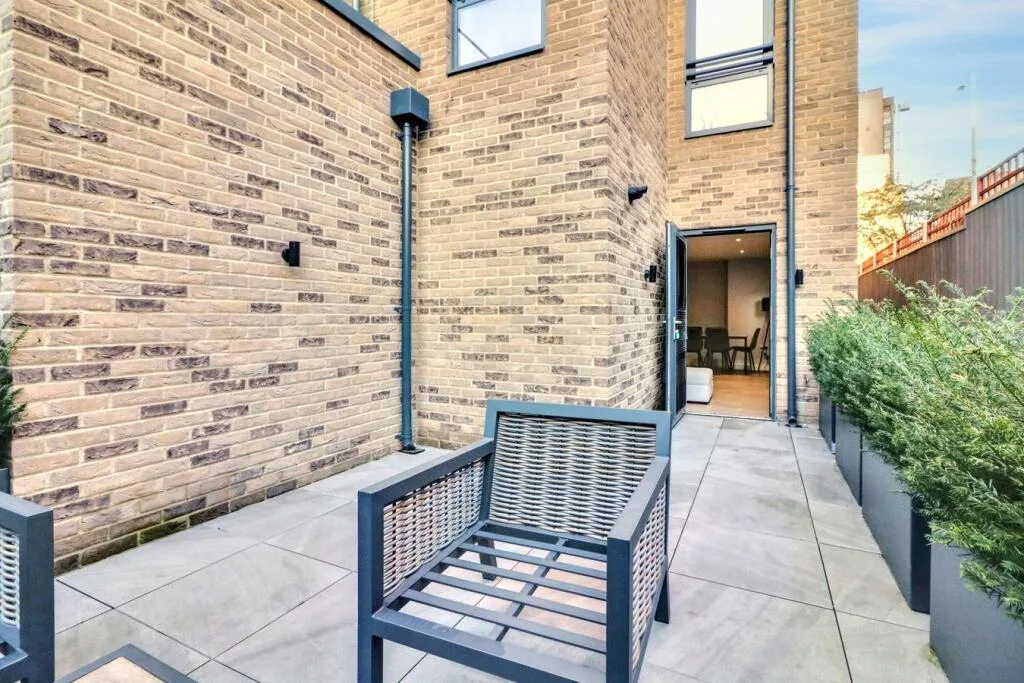 3 bedroom flat for rent
