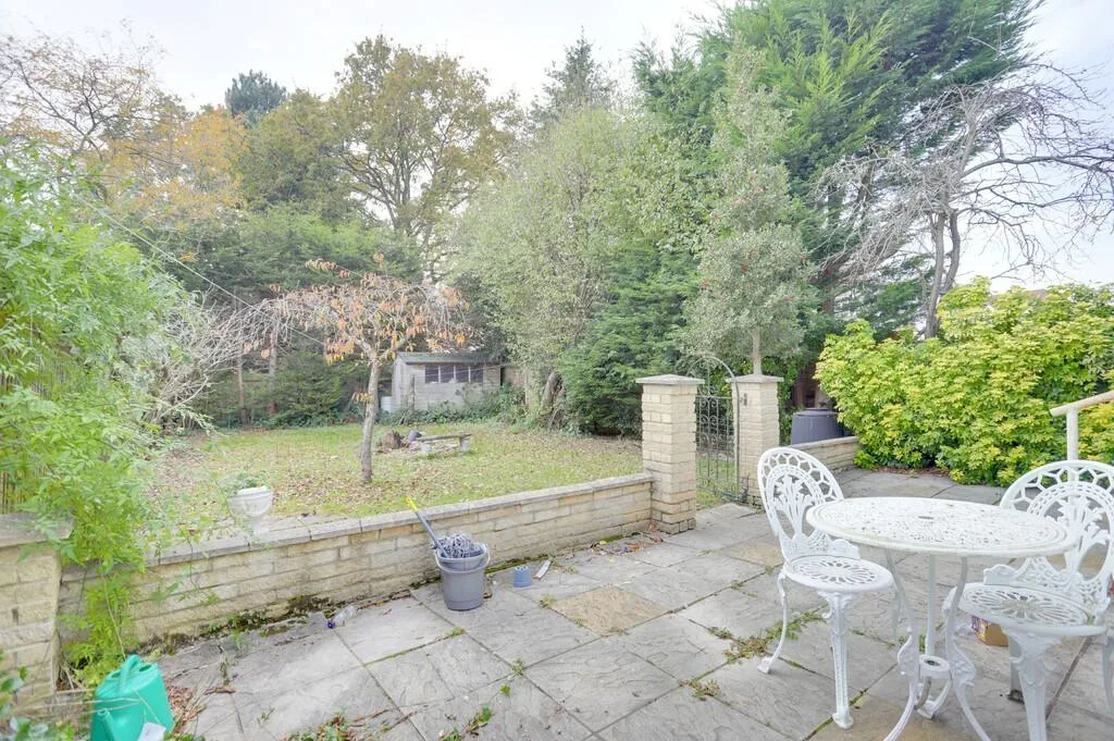 3 bedroom semi-detached house for rent