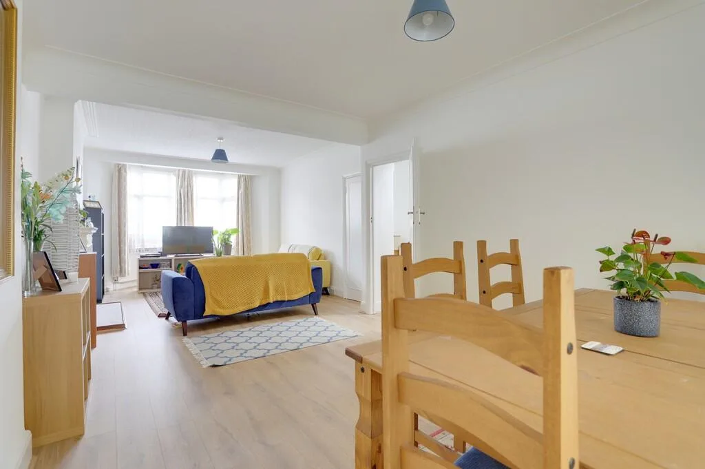 3 bedroom semi-detached house for rent