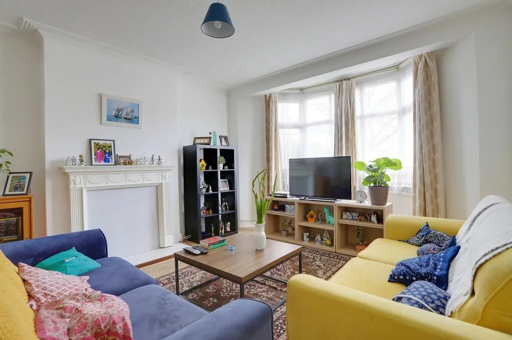 3 bedroom semi-detached house for rent
