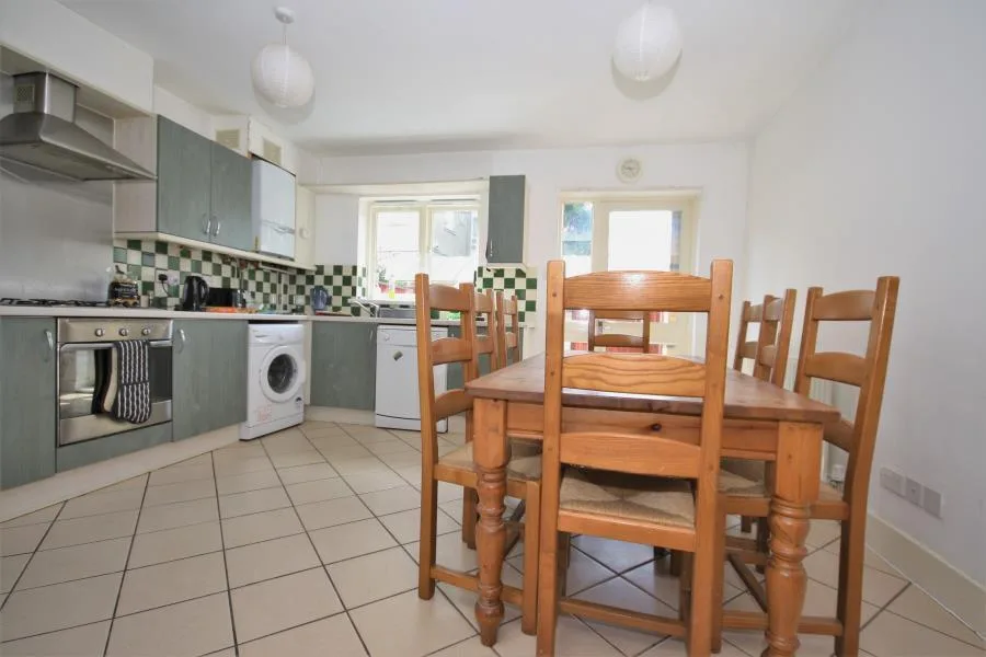 4 bedroom town house for rent