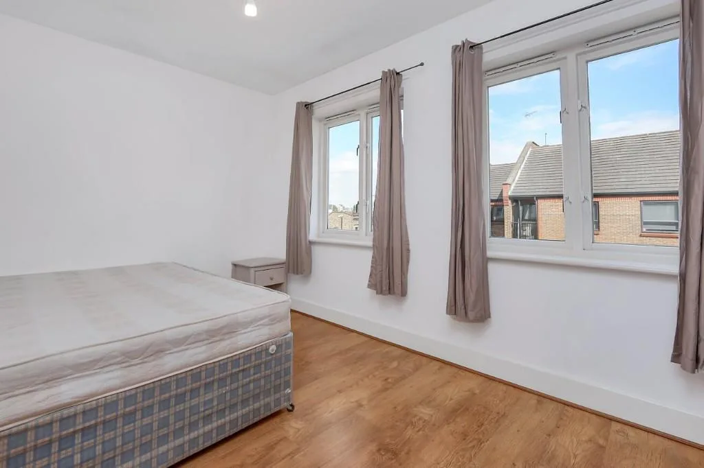 4 bedroom town house for rent