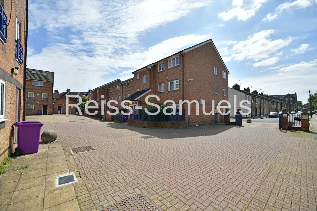 3 bedroom apartment for rent