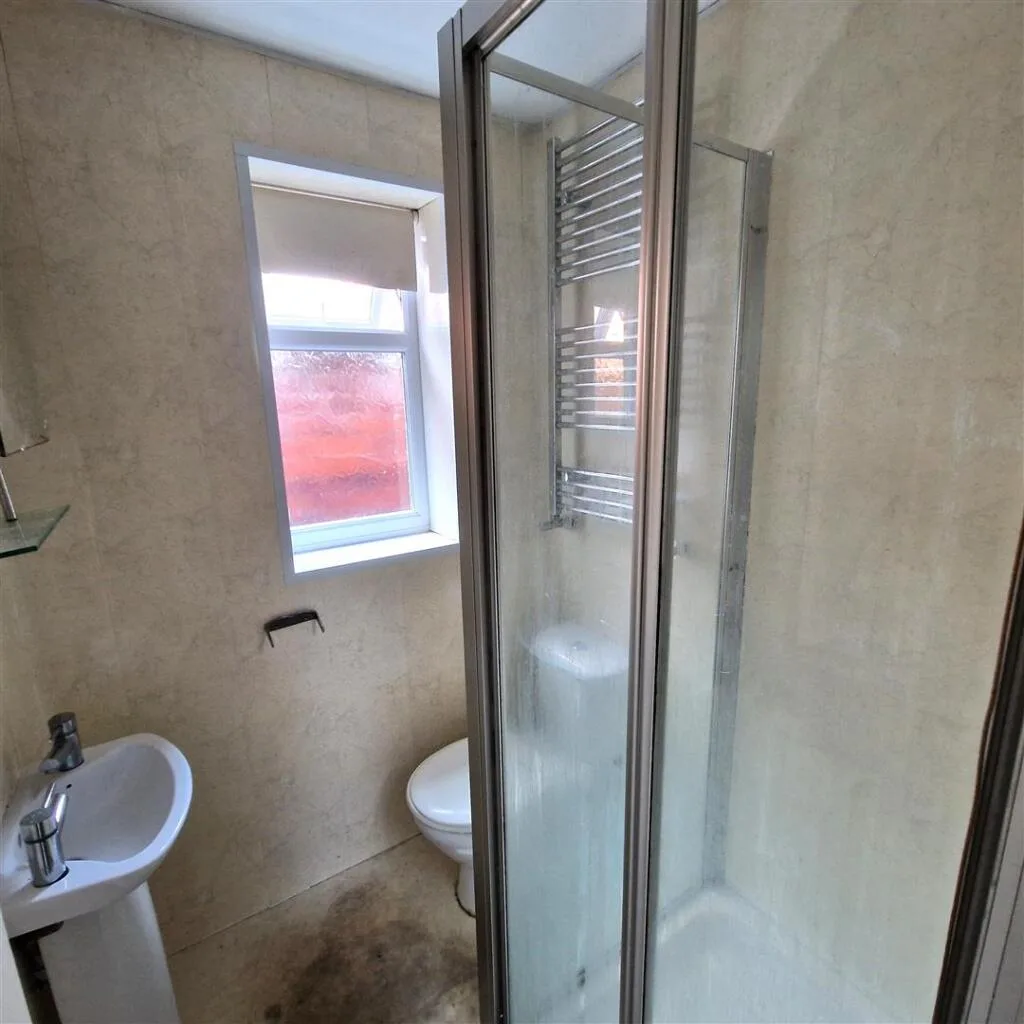 7 bedroom terraced house for rent