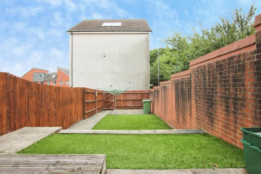 4 bedroom terraced house for rent