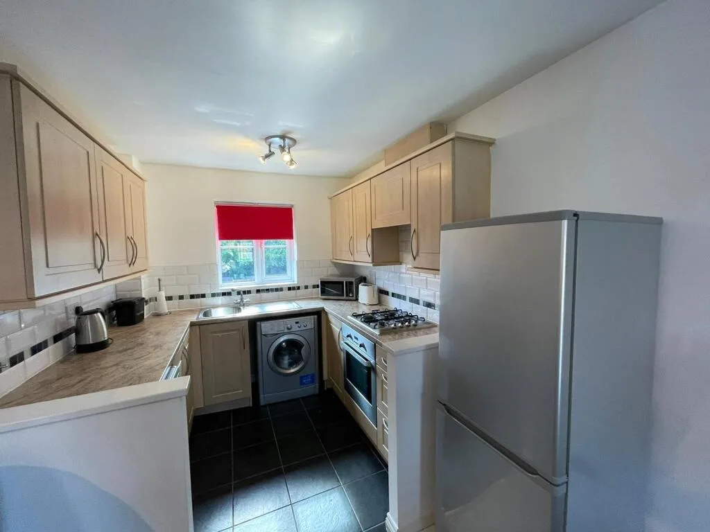 2 bedroom maisonette for rent