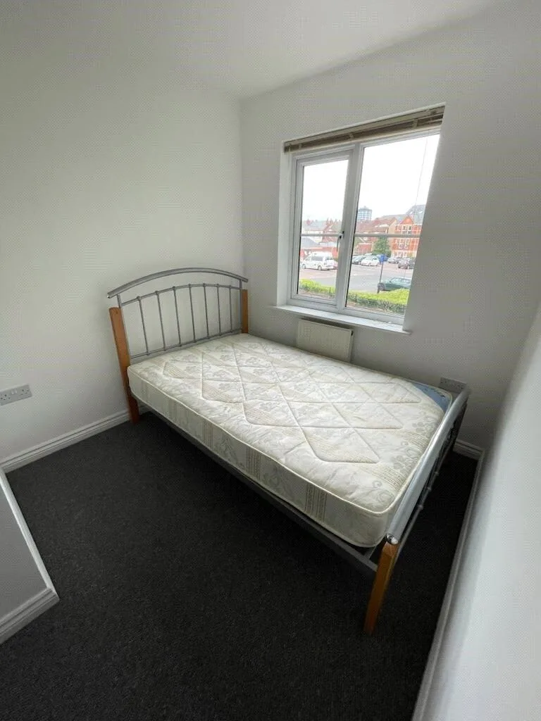 2 bedroom maisonette for rent