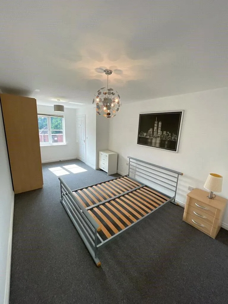 2 bedroom maisonette for rent