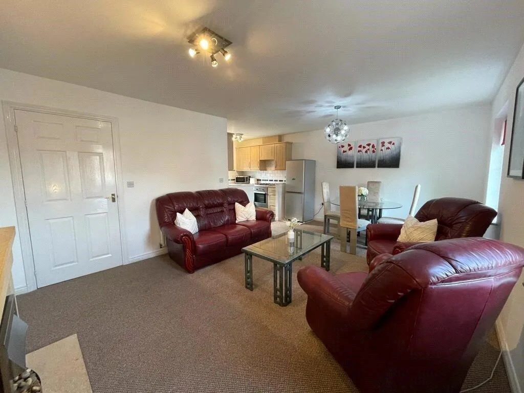 2 bedroom maisonette for rent
