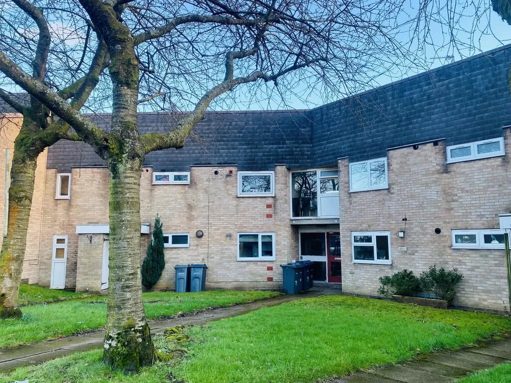 2 bedroom maisonette for rent