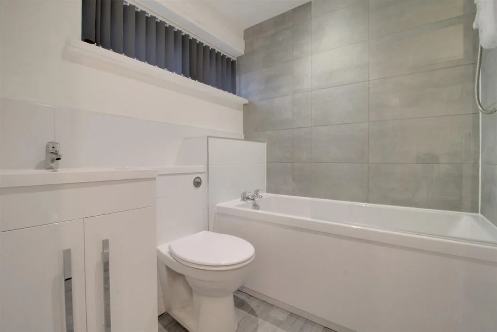 2 bedroom maisonette for rent