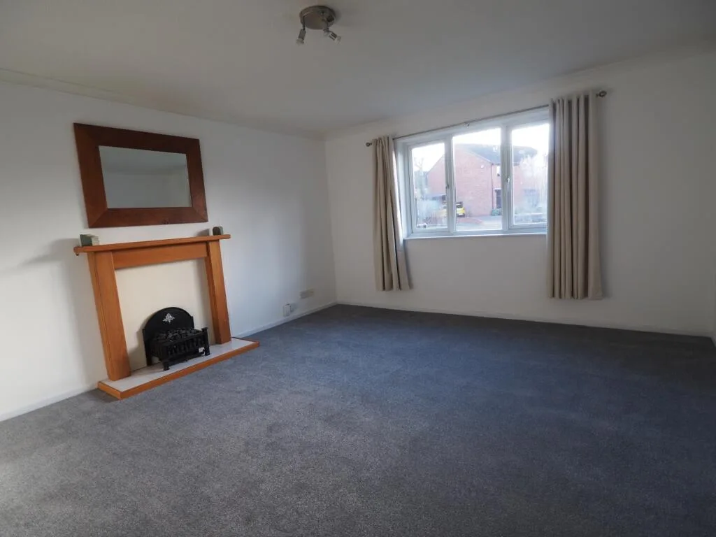 2 bedroom ground floor flat for rent