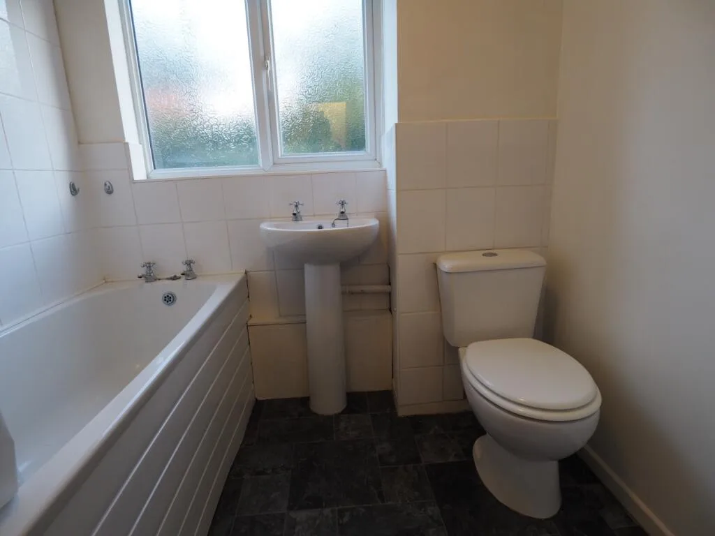 2 bedroom ground floor flat for rent