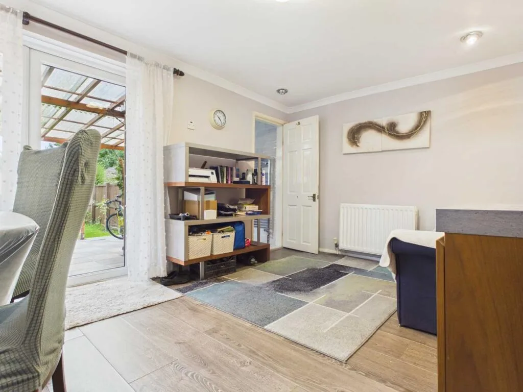 3 bedroom semi-detached house for rent
