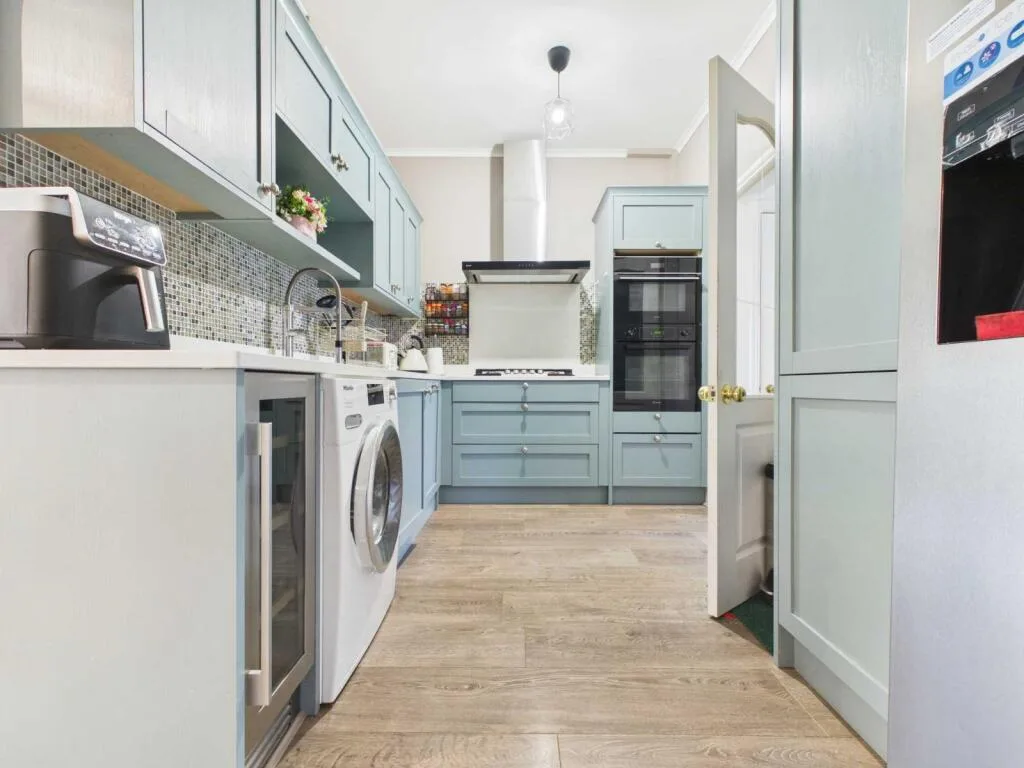 3 bedroom semi-detached house for rent