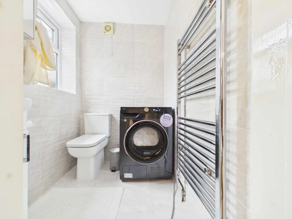 3 bedroom semi-detached house for rent