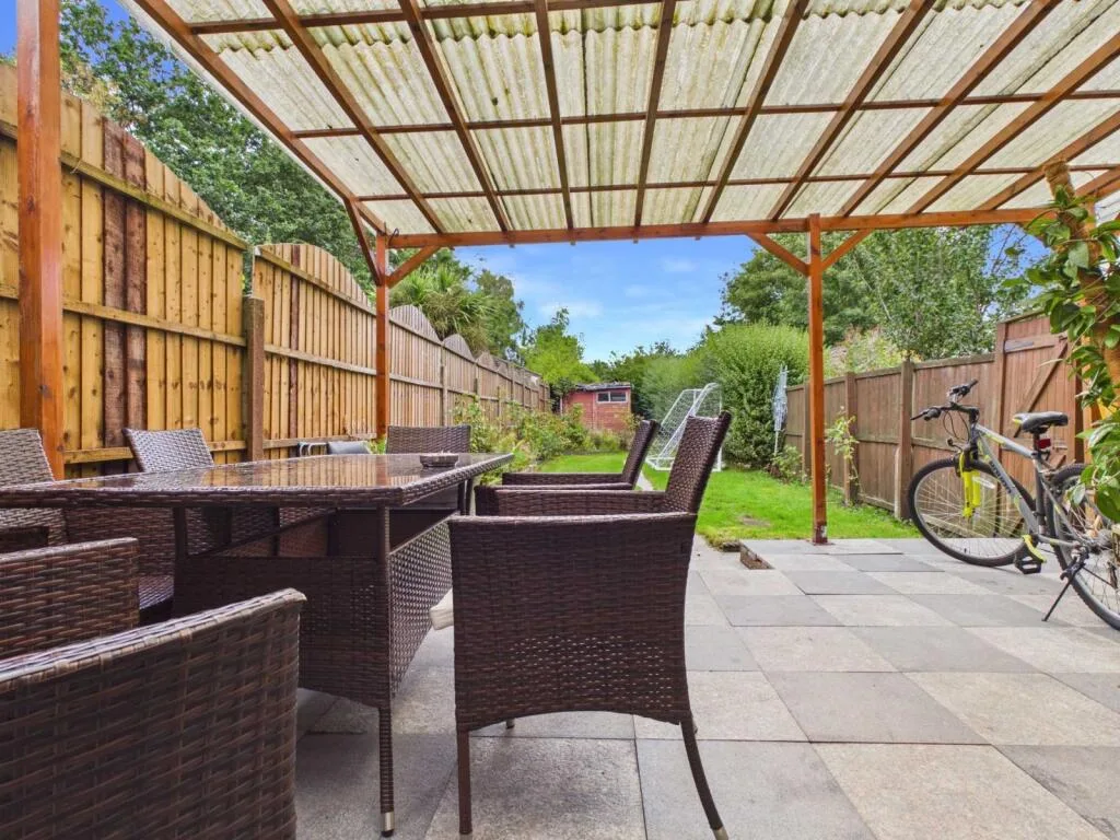 3 bedroom semi-detached house for rent