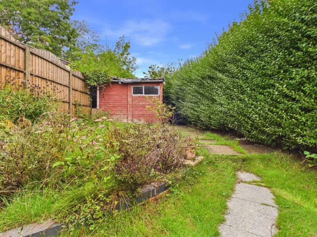 3 bedroom semi-detached house for rent