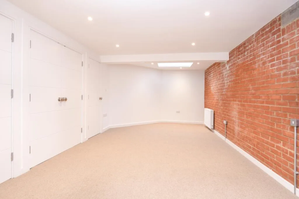 2 bedroom house for rent
