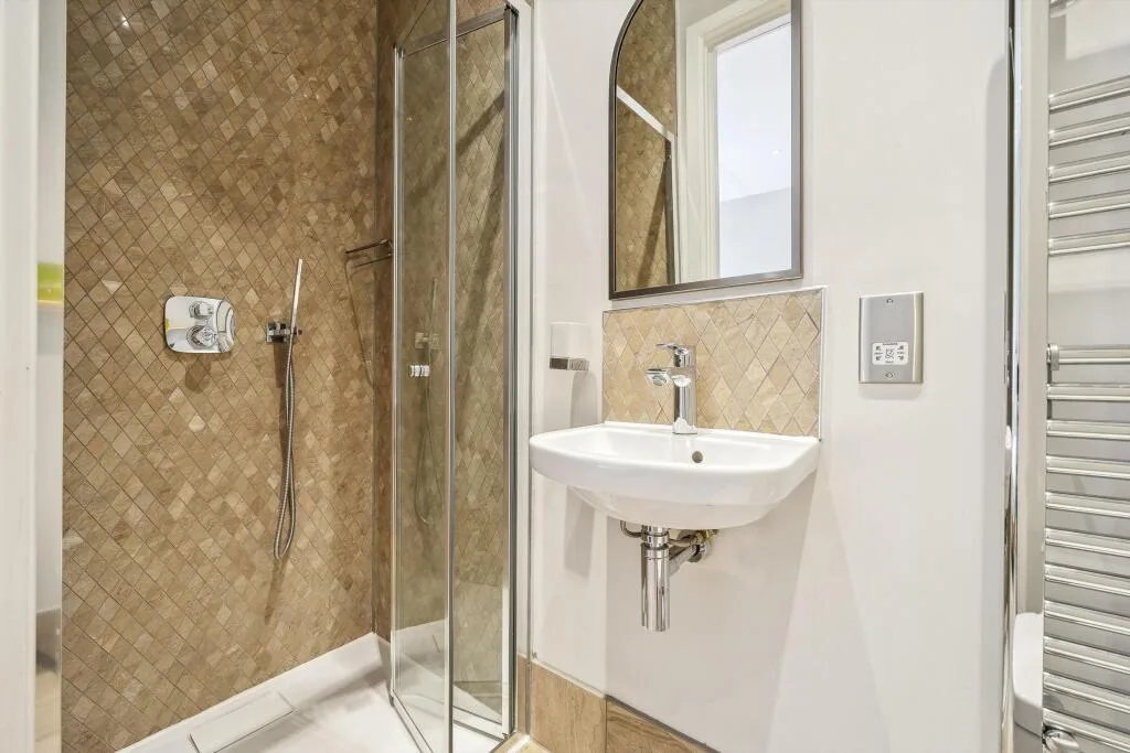 5 bedroom town house for rent