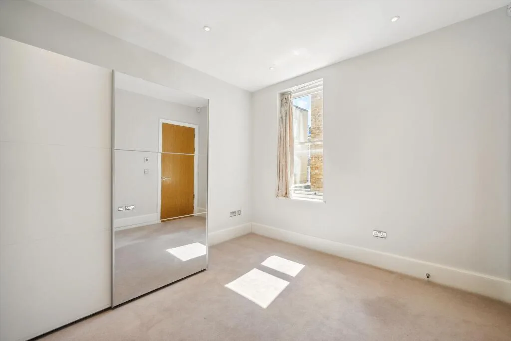 5 bedroom town house for rent