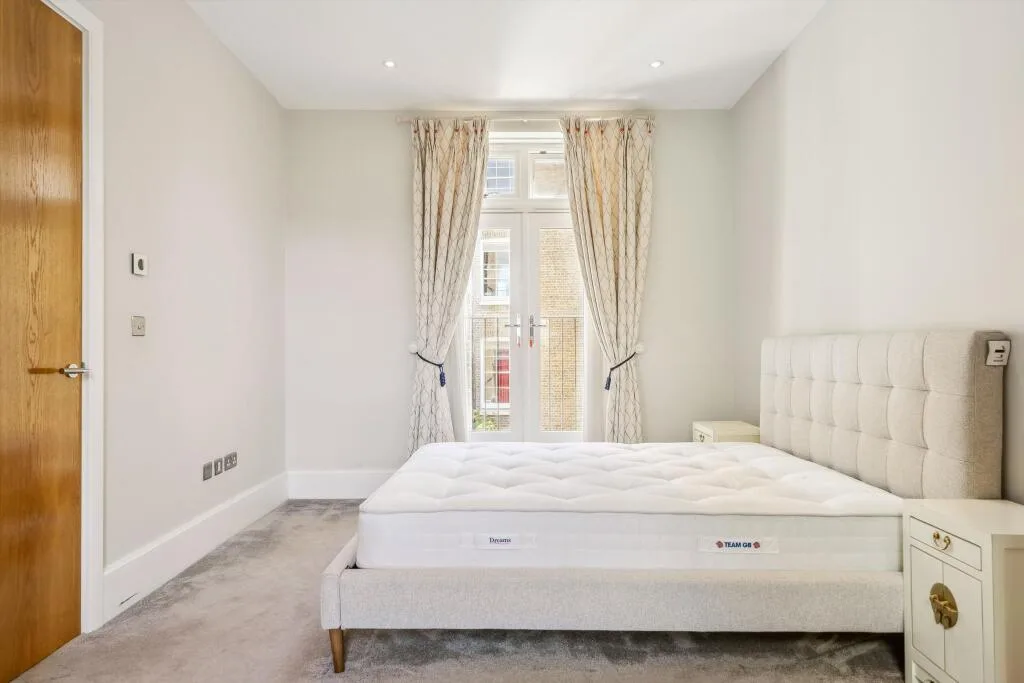 5 bedroom town house for rent