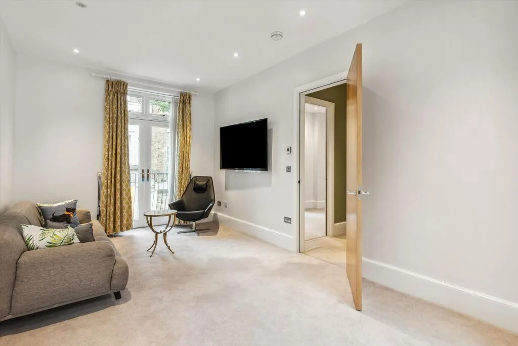 5 bedroom town house for rent