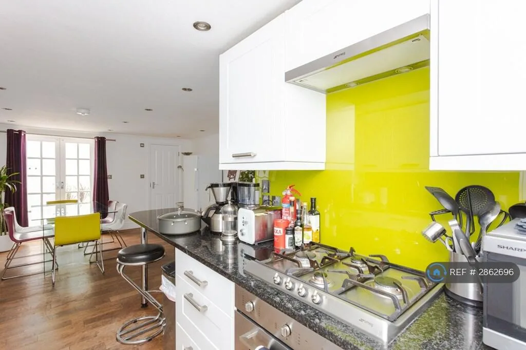 4 bedroom terraced house for rent