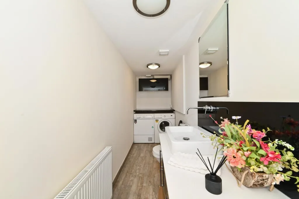 3 bedroom mews property for rent