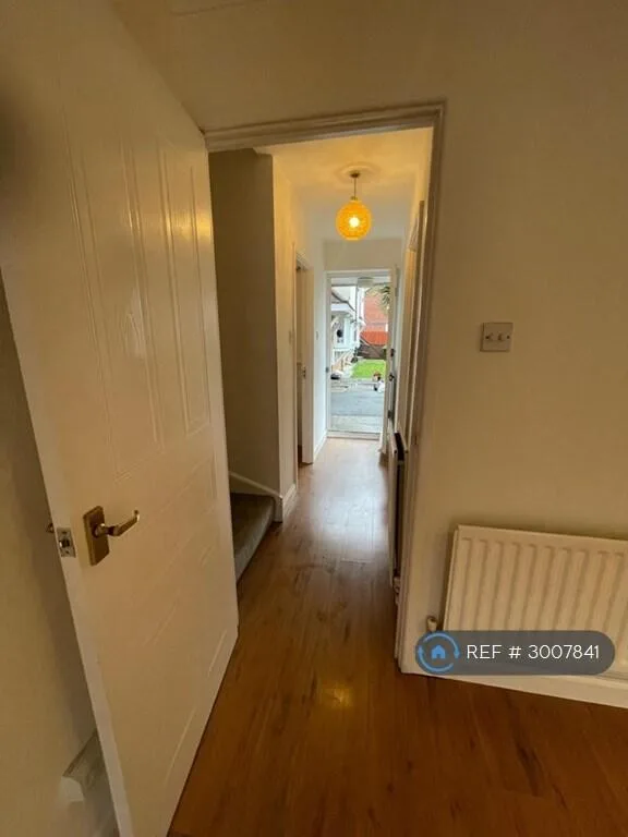 3 bedroom semi-detached house for rent