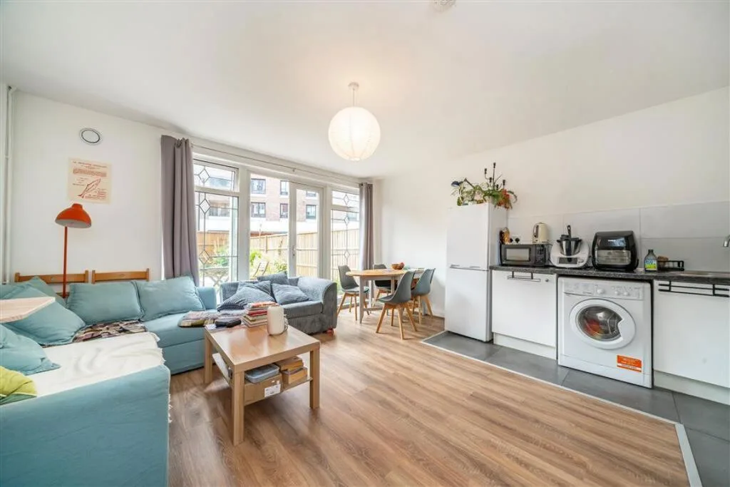 4 bedroom flat for rent