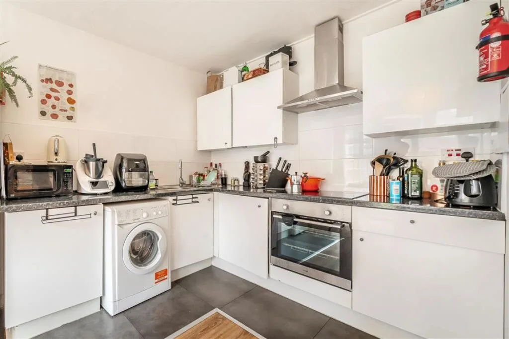 4 bedroom flat for rent