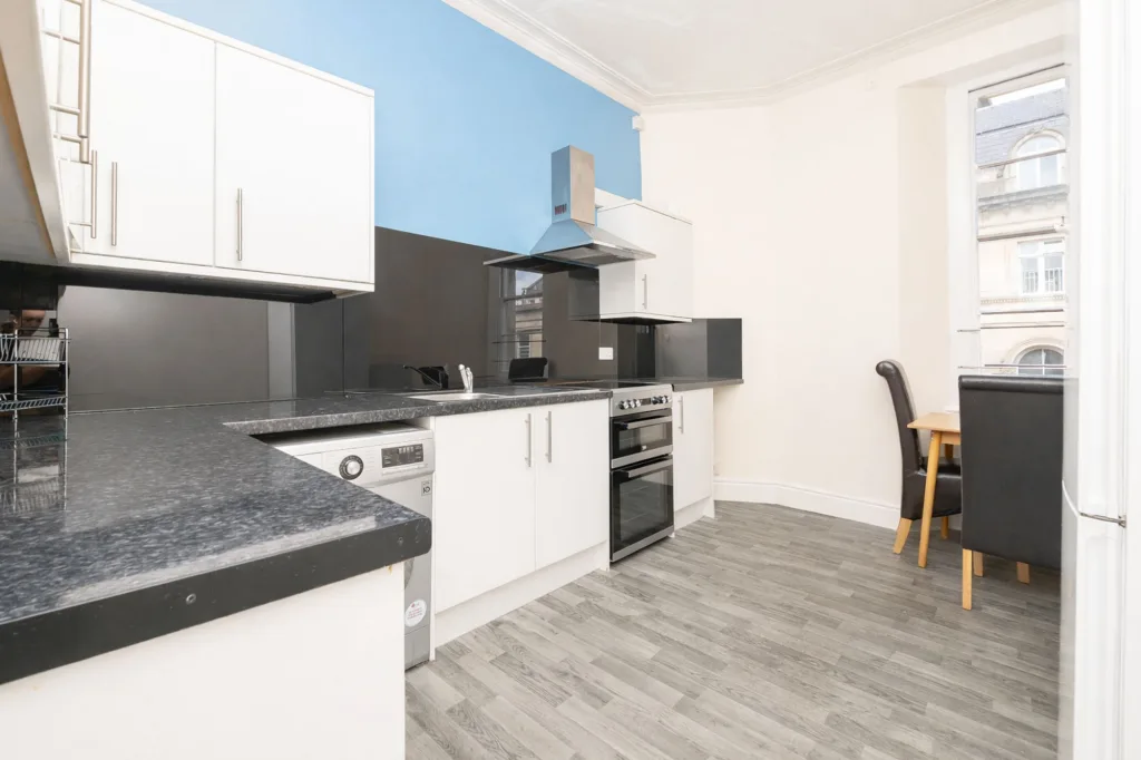5 bedroom flat for rent
