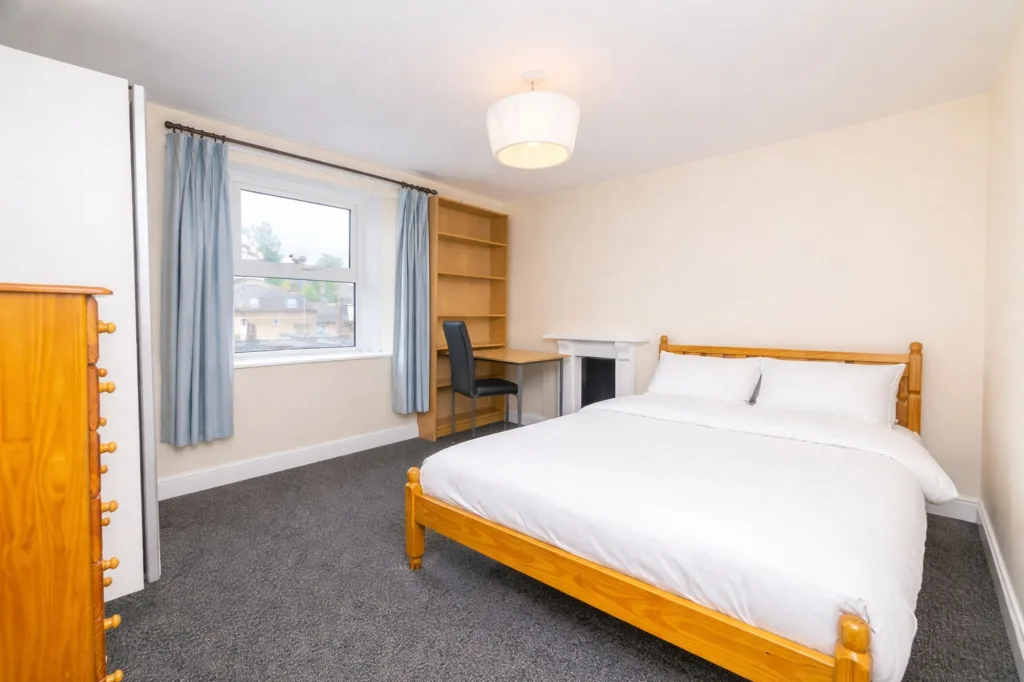 5 bedroom flat for rent