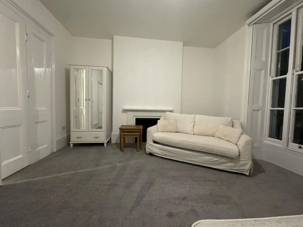 Studio flat for rent