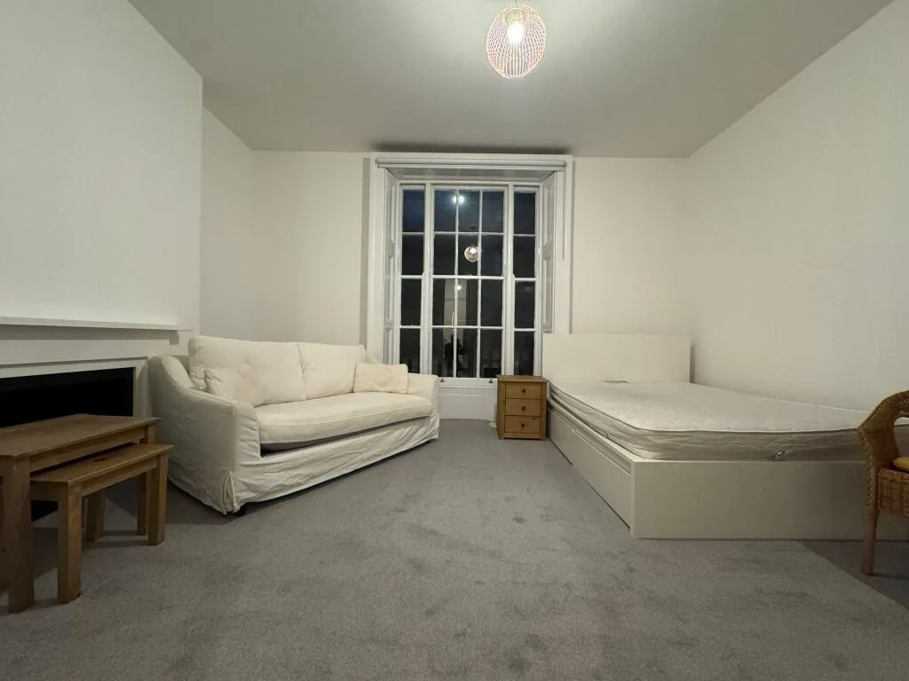 Studio flat for rent