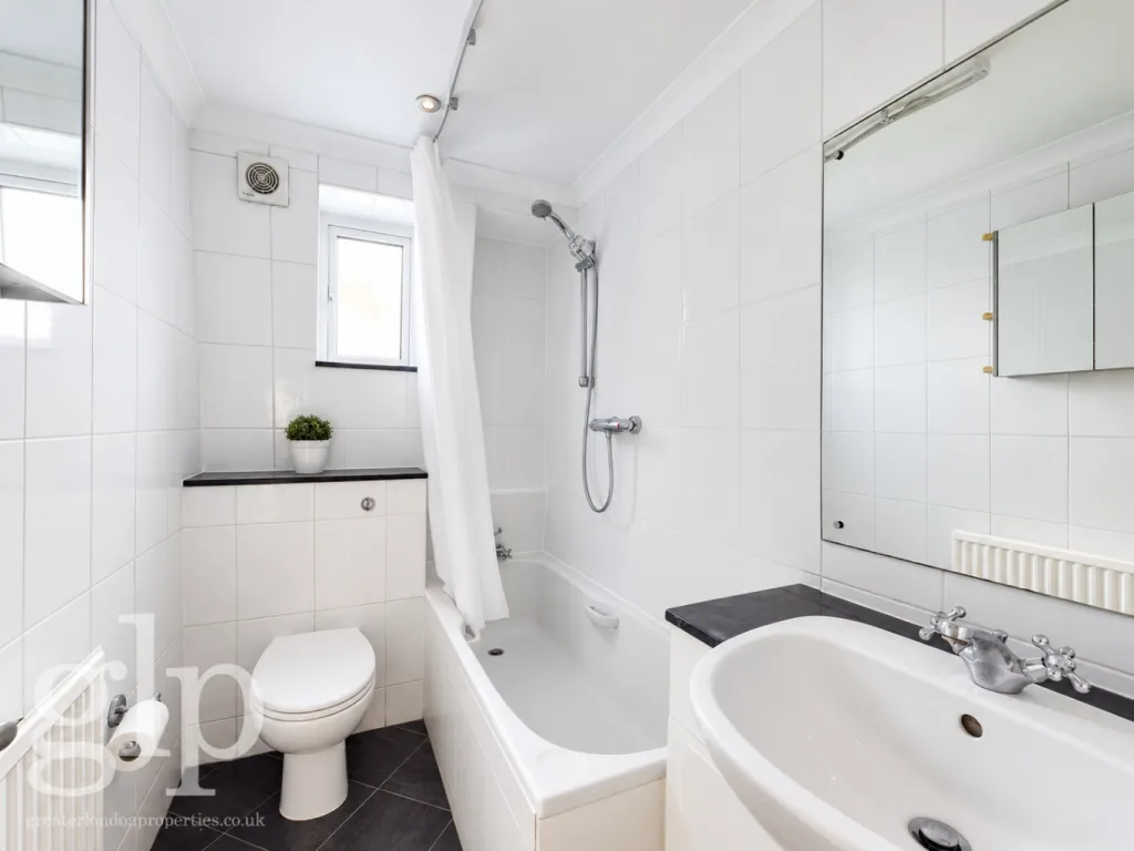 1 bedroom semi-detached house for rent