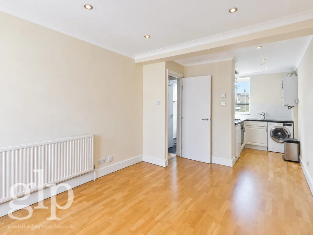 1 bedroom semi-detached house for rent