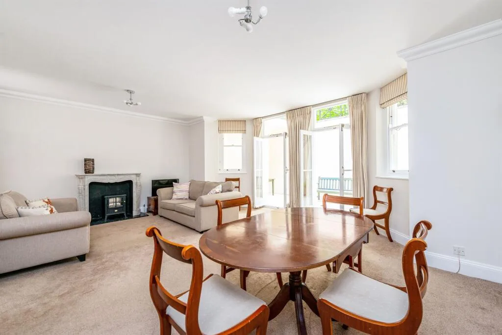 2 bedroom flat for rent