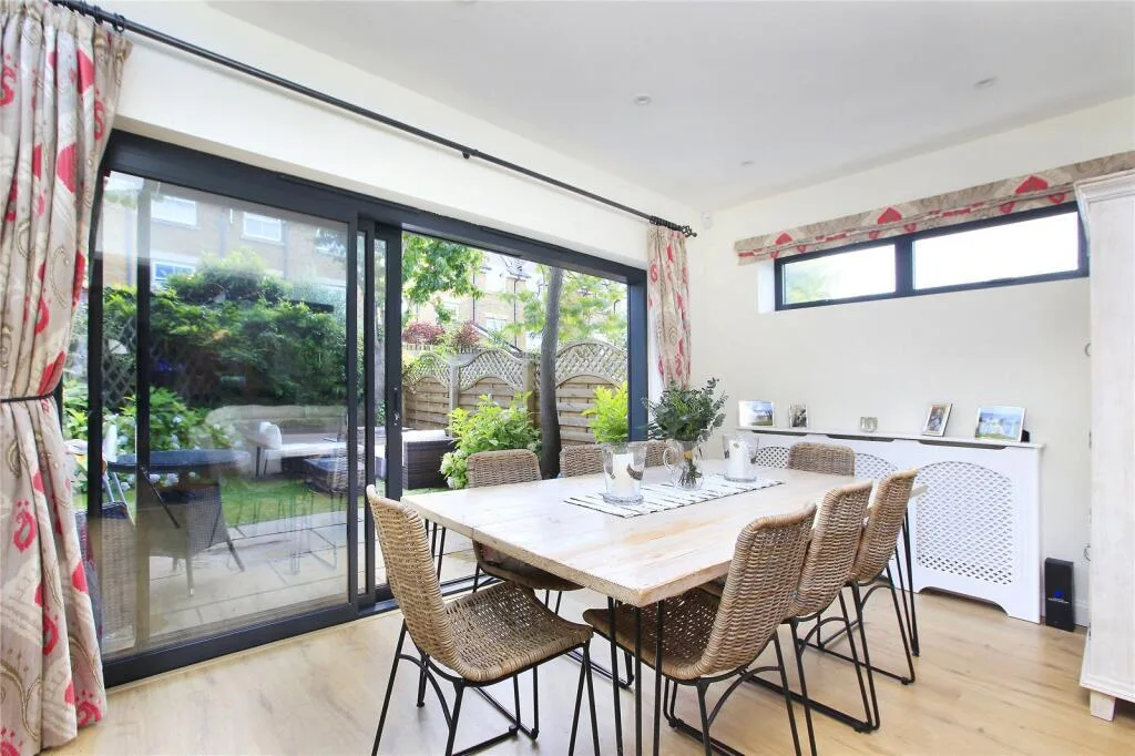 2 bedroom house for rent