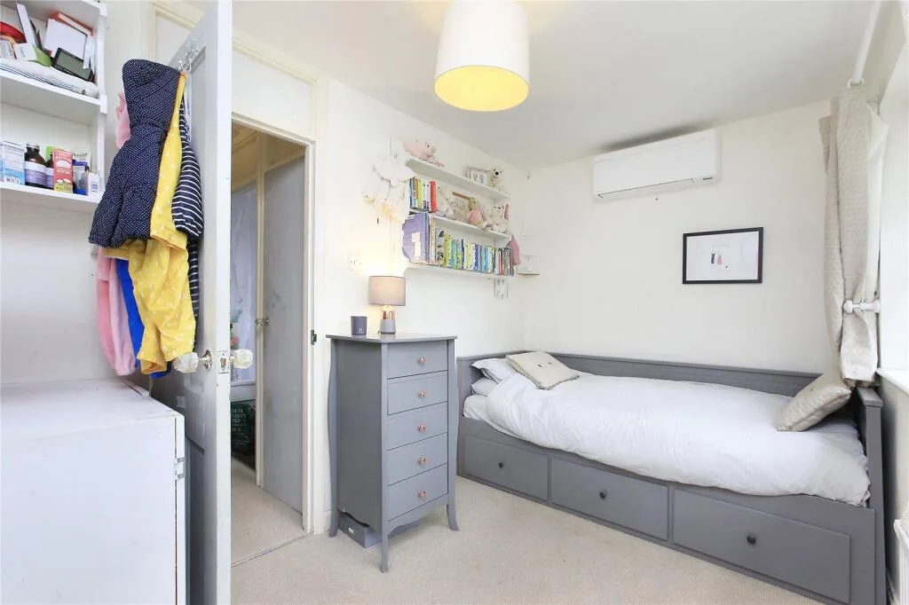 2 bedroom house for rent