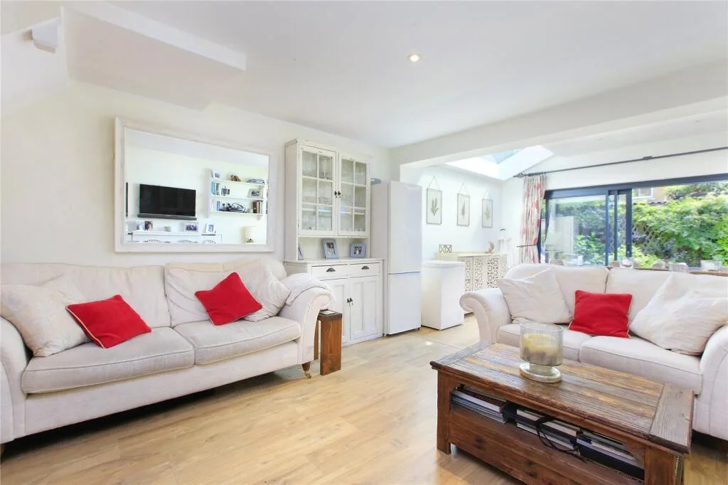 2 bedroom house for rent