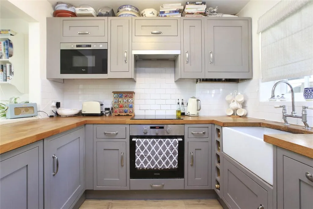 2 bedroom house for rent
