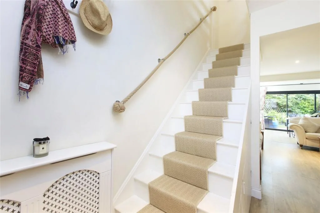 2 bedroom house for rent