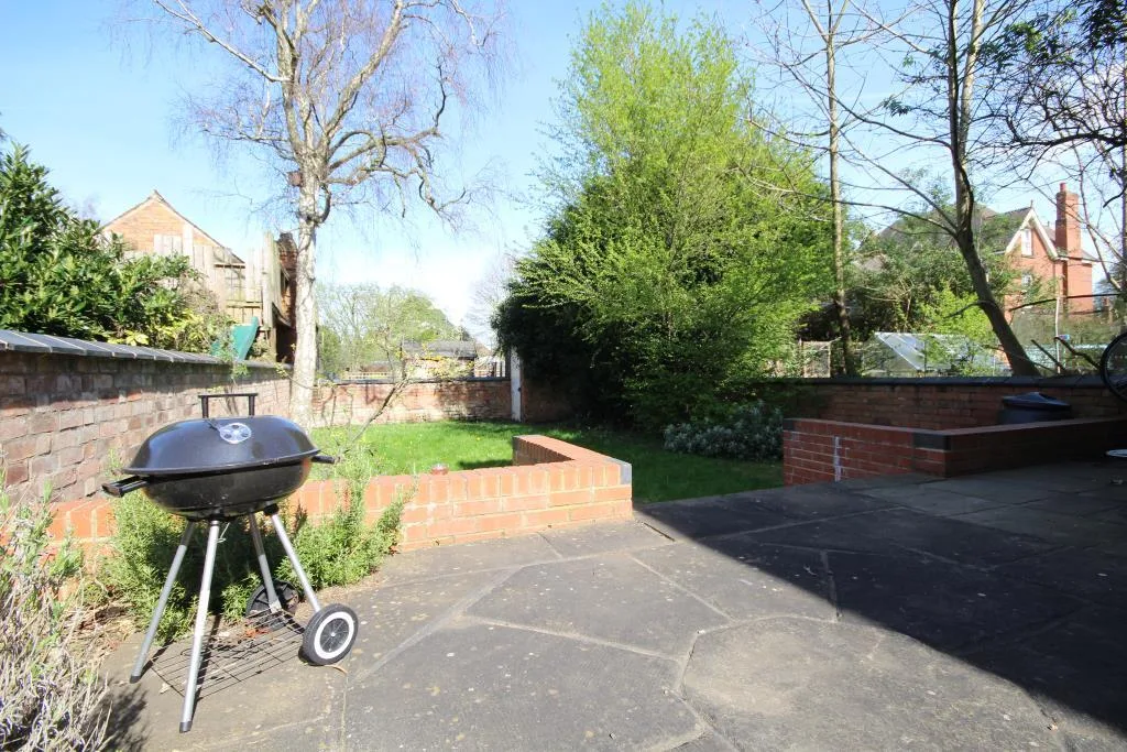 1 bedroom ground floor flat for rent