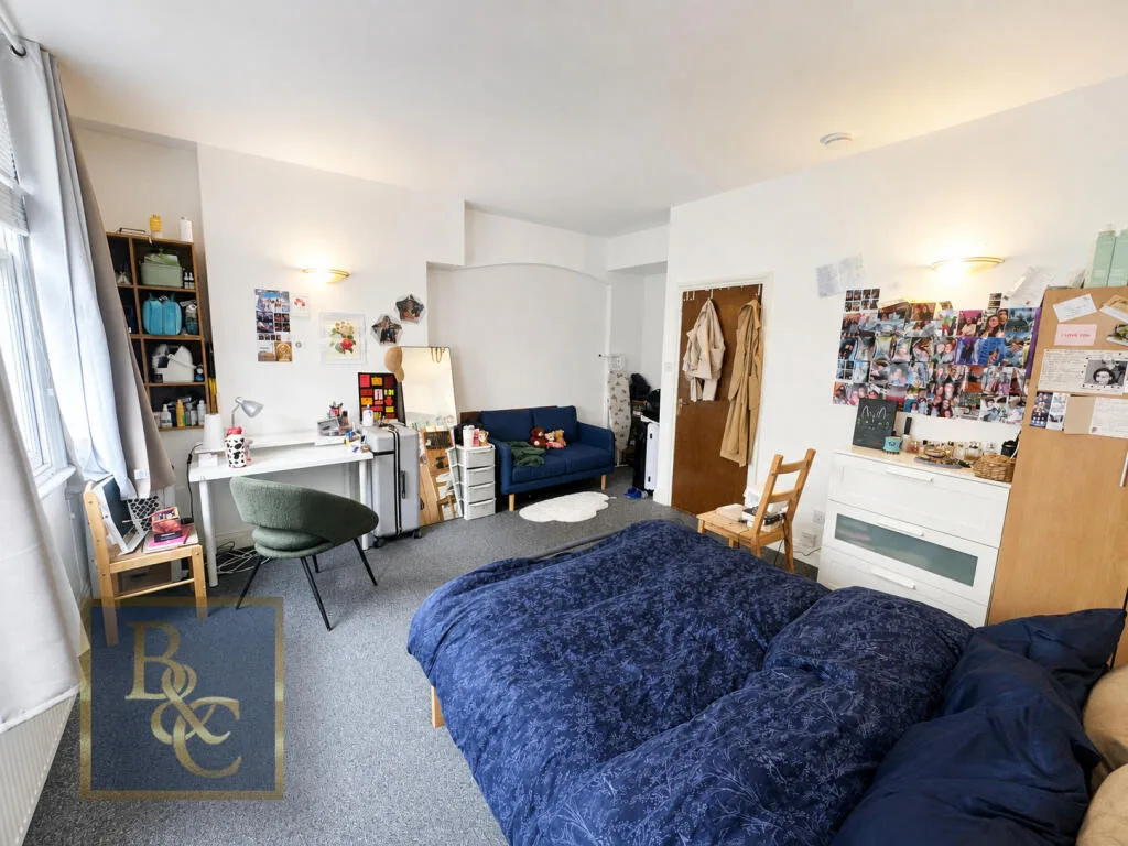 Studio flat for rent
